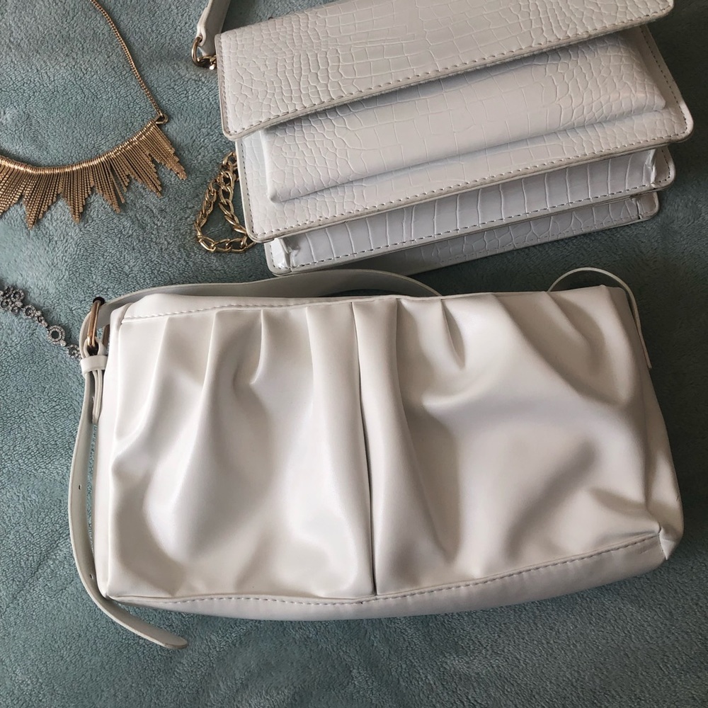 ACCESSORIES SALE - Picture 3 of 4